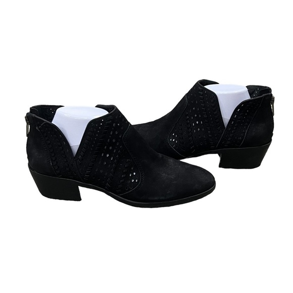Vince Camuto Black Perforated Prasata Leather Ankle Booties Size 10 Women's - Picture 1 of 9